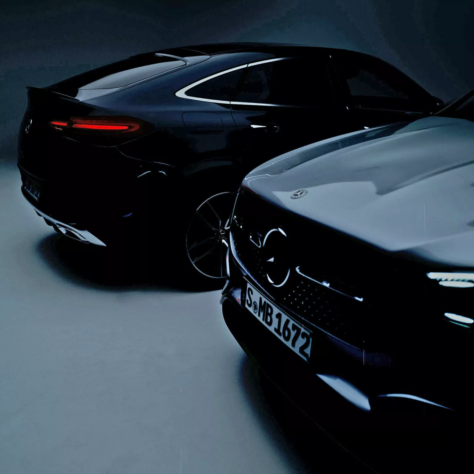 2024 Mercedes GLE and GLE Coupe teaser ahead of their January 31 debut
