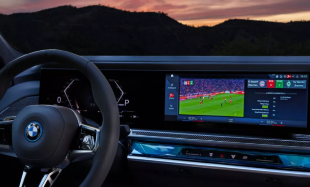 BMW 7 Series can now watch Bundesliga football matches with its I-Drive screen
