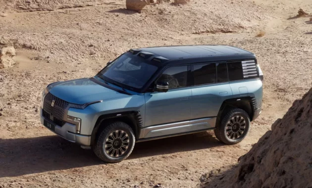 BYD's YangWang U8 is a 1100 HP electric SUV