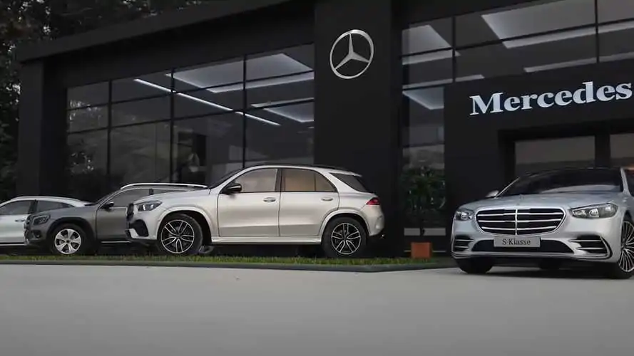 Check Out This Scaled-Up Mercedes-Benz Dealership That Looks Real