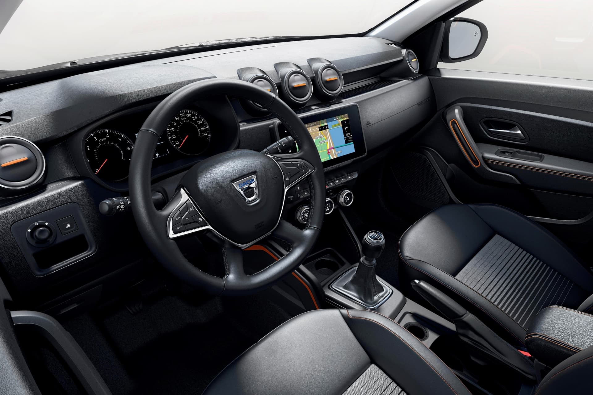 Dacia continues to have great bargains, cars with the ECO label, cheap, spacious and a negligible cost per kilometer