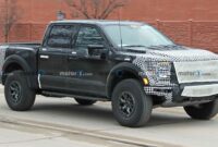 El Ford F-150 Raptor R objetivo ya está recibiendo un lavado de cara