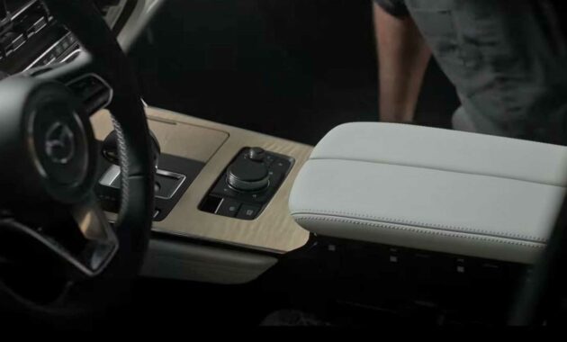 El video teaser del Mazda CX-90 muestra un interior de lujo y revela nuevos colores