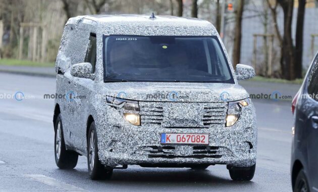 Ford Transit Courier spied for the first time with production bodywork