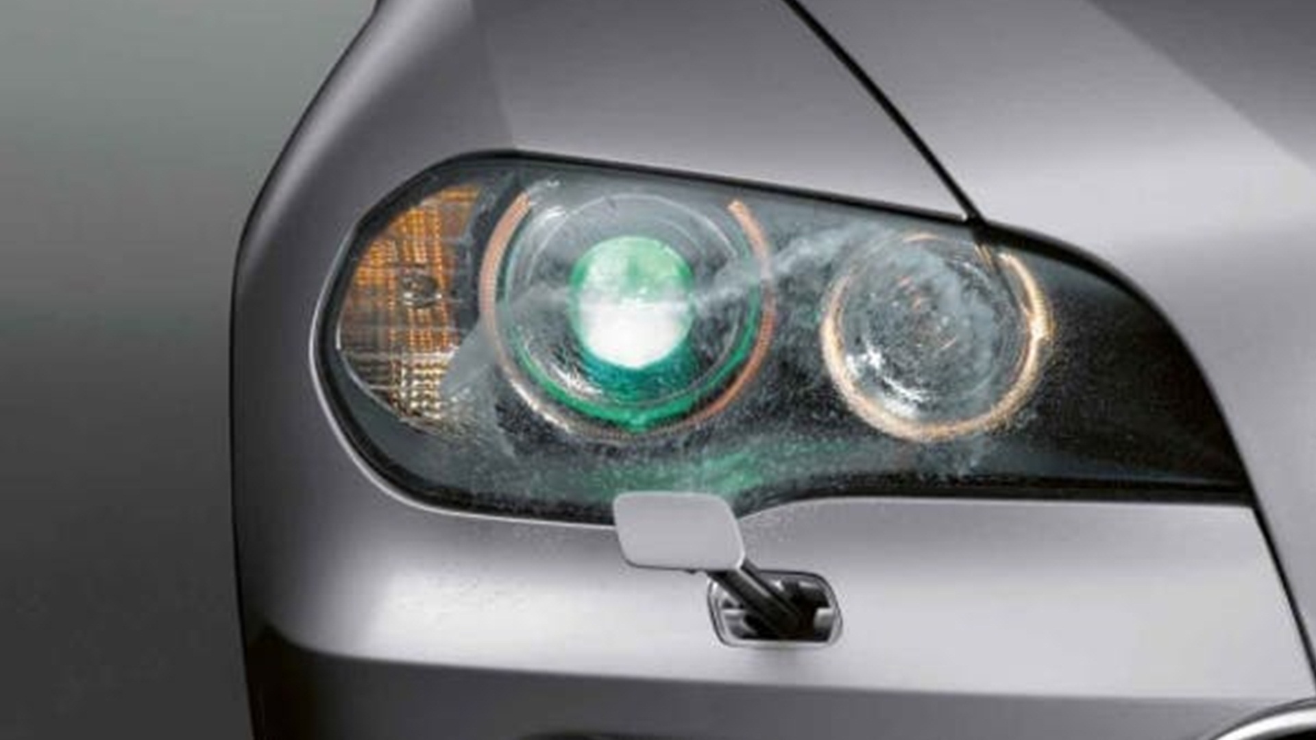 Headlight washers: a luxury extra, or a truly indispensable item?