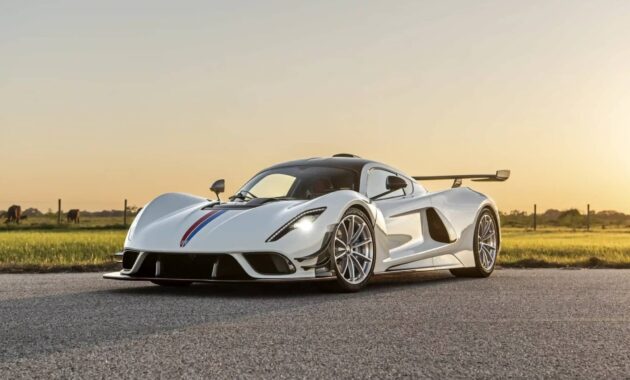 Hennessey Venom F5 Revolution, because in the USA they also know how to make cars for the circuit