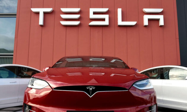 How much does a Tesla car cost in the USA (2023)