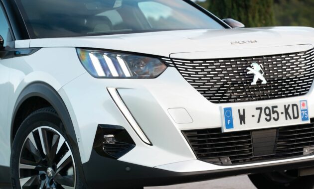 It is a great alternative to the Toyota C-HR, it consumes little and now you can buy it for less than 22,000 euros