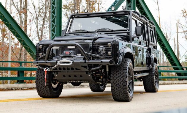 Land Rover Defender de ECD Automotive Design Complete Chaos