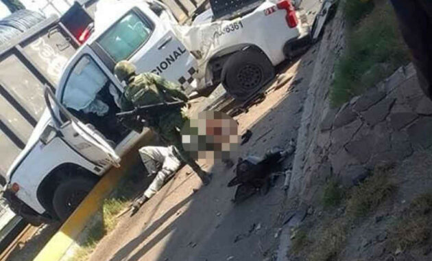 MX: National Guard truck is run over by a train;  two elements die in Guanajuato