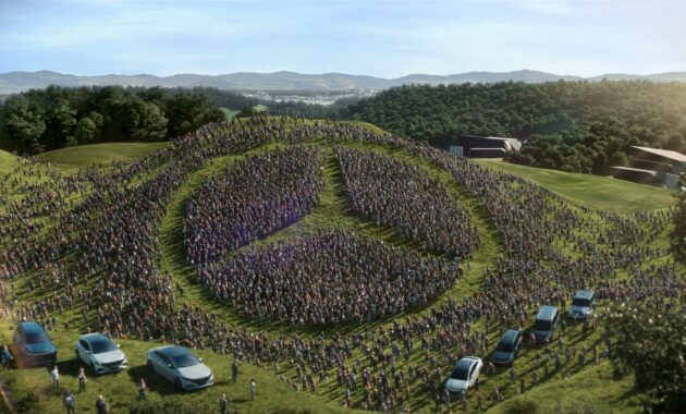 Mercedes Gives A $7,900 Bonus To Employees Under A Profit-Sharing Scheme