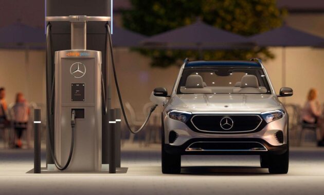 Mercedes announced $1 billion investment in new charging network in North America
