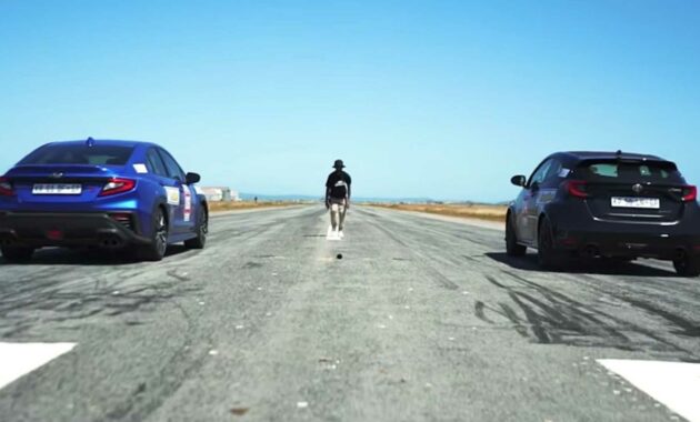 Mira Subaru WRX con Toyota GR Yaris CVT Drag Race en AWD Battle