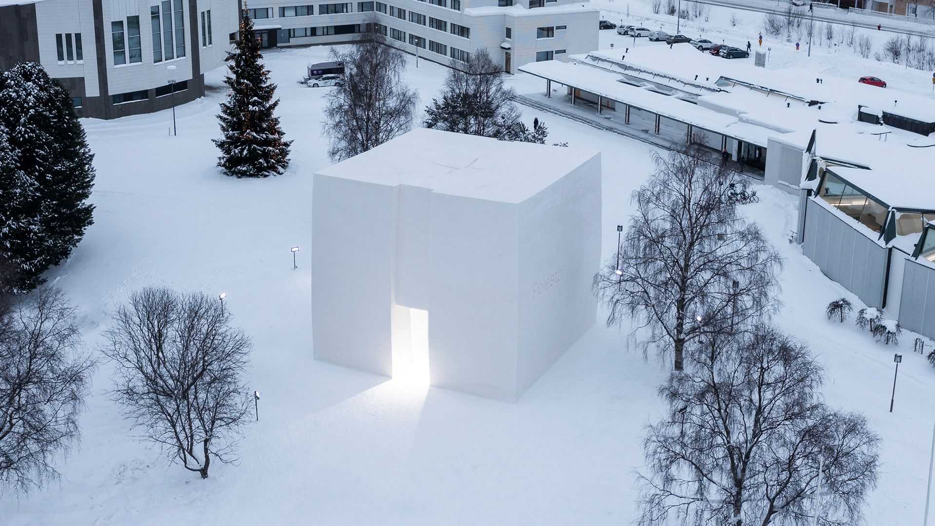 Polestar abre una tienda hecha completamente de nieve en el Círculo Polar Ártico