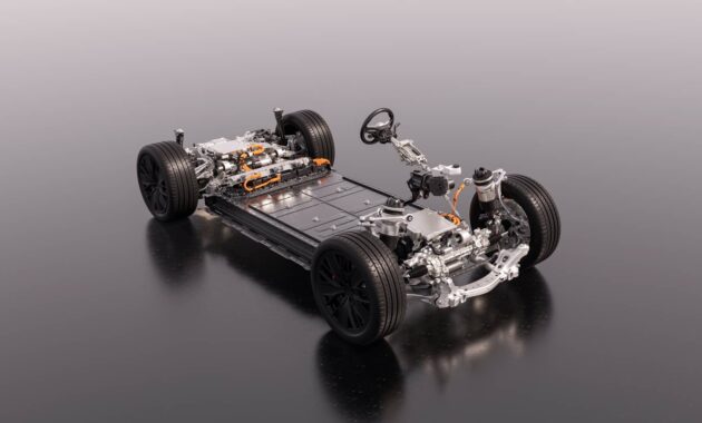 Porsche's most anticipated electric SUV begins to be uncovered and confirms that it will be better than the Taycan