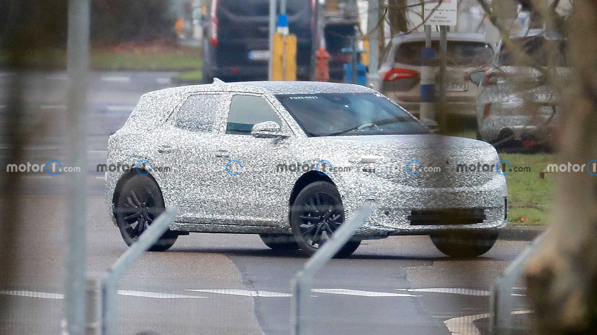 Pruebas de espionaje del SUV eléctrico de Ford en Europa