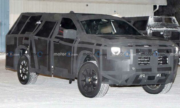 Ram 1200 Pickup Truck 2024 Spying At Night Wearing Heavy Camo