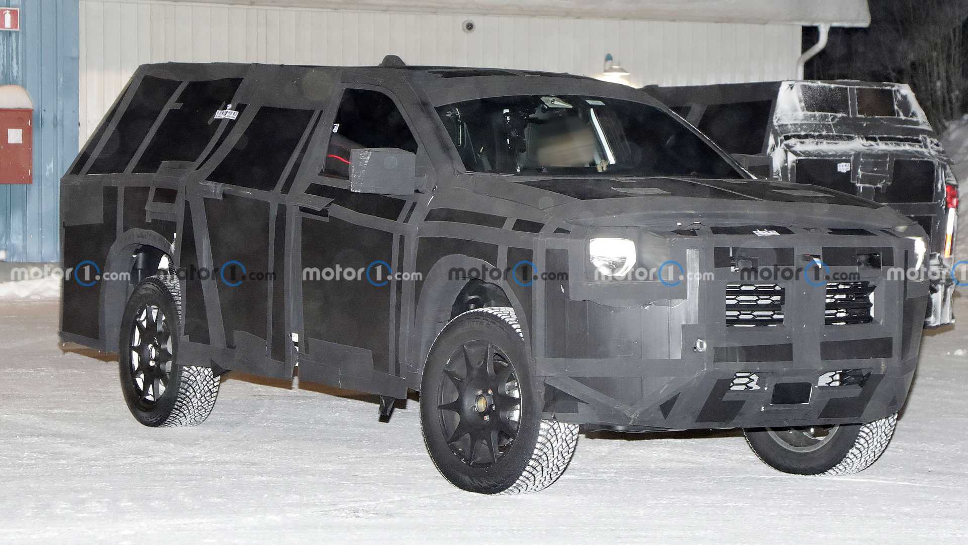 Ram 1200 Pickup Truck 2024 Spying At Night Wearing Heavy Camo