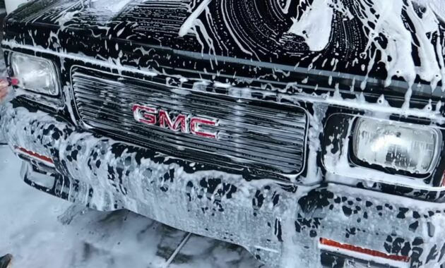 See how the pick-up that Ferrari had for breakfast and Lamborghini had for lunch recovers its splendor