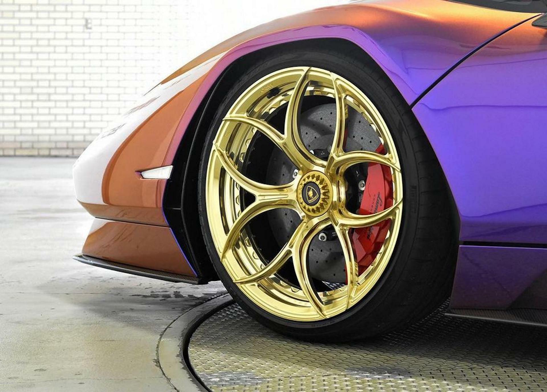 Someone has dared to slightly modify one of the most exclusive Lamborghini in history without fear of depreciation