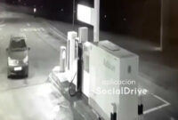 Spain: Driver forgets to apply the handbrake at a gas station and causes an accident (+VIDEO)