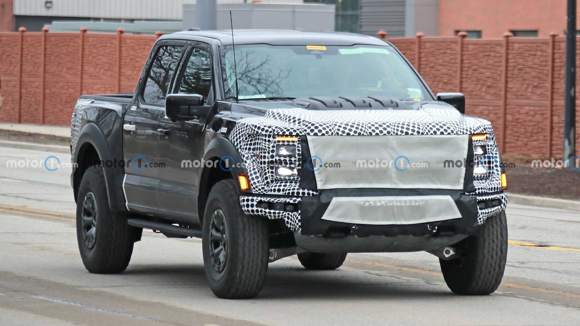 Spy images of the Ford F-150 Raptor R with updated styling