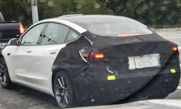 Spy images of the renewed Tesla Model 3 with little camouflage