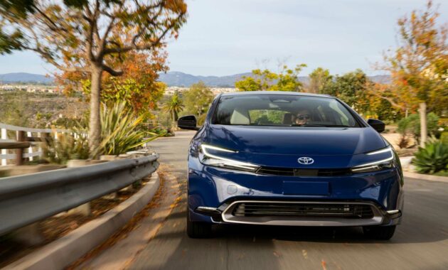 The 14 best gas-efficient cars in America in 2023