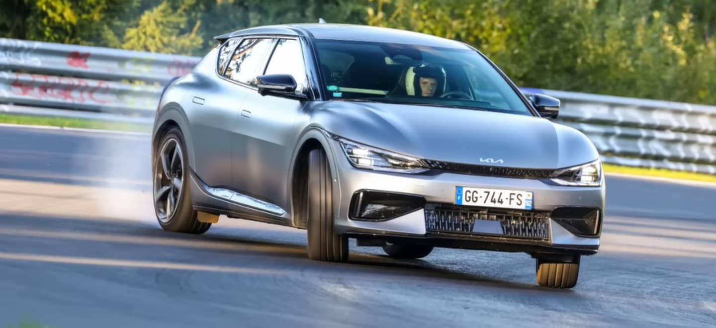 The KIA EV6 GT imposes its law (and that of silence) at the Nürburgring (+Video)