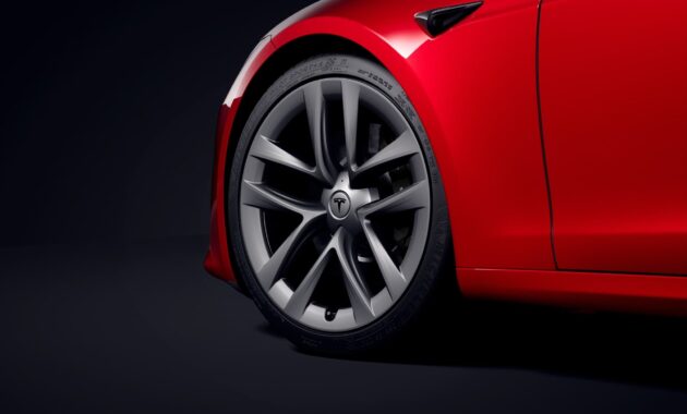 The "basic" versions of Elon Musk's spoiled children already have a price in Spain, but they are not suitable for all pockets