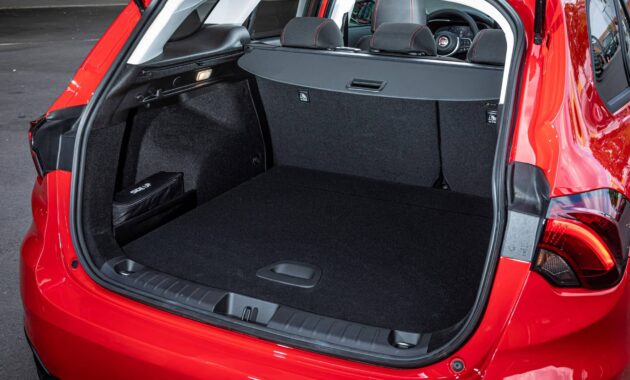 The family car to erase you from the SUVs has a 550-liter trunk, costs €20,000 and has immediate delivery