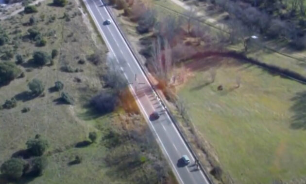 The video with which a cyclist has denounced a driver who recklessly overtook him, getting him charged with a crime