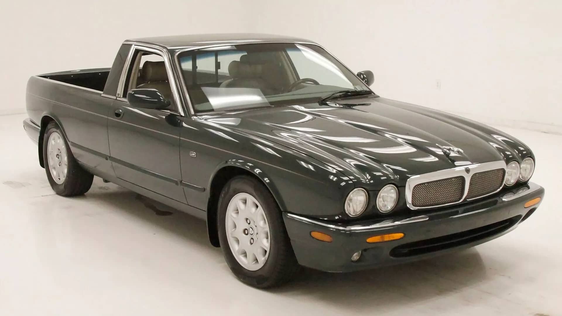 This Jaguar XJ is unique in the world, it can be yours for less than 30,000 euros but you may not like the reason for its exclusivity