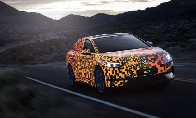 This is (half) the Volkswagen ID.7, the electric version of the Volkswagen Passat that aims at the target of the Tesla Model 3