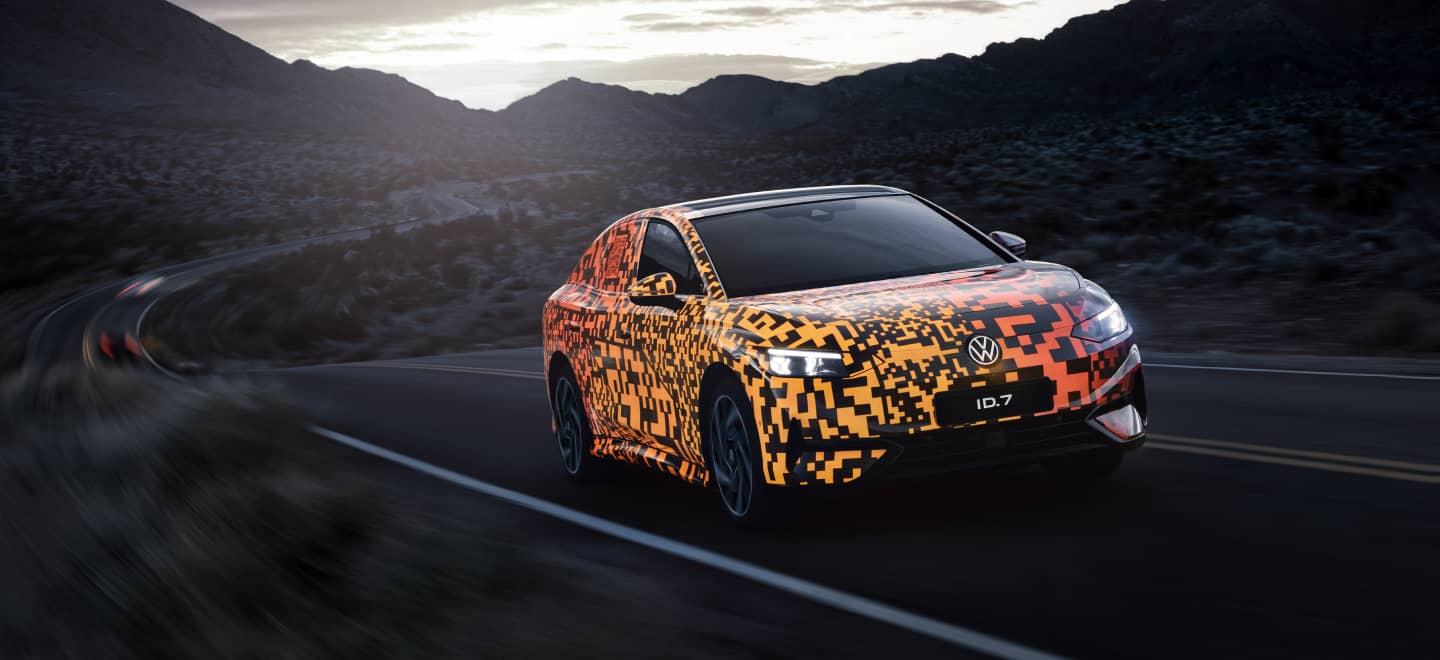 This is (half) the Volkswagen ID.7, the electric version of the Volkswagen Passat that aims at the target of the Tesla Model 3