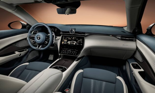Up to 6 screens, the Maserati GranTurismo reveals its interior and more of its secrets in 108 new images