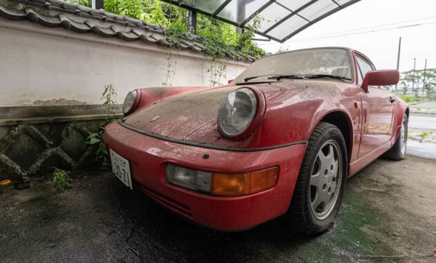 Video muestra autos deportivos abandonados en la zona de exclusión de Fukushima en Japón
