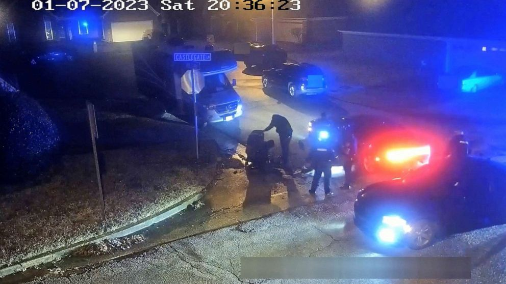 Video shows how policemen got Tire Nichols out of the car and beat him to death (+ Sensitive images)