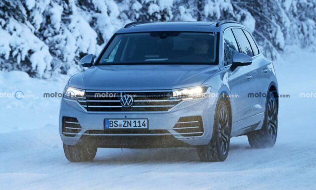 Volkswagen Touareg spied almost without camouflage in Europe