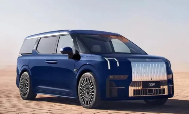 Zeekr 009 will be the first minivan in Volvo's history