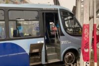 Chile: Traffic accident in Concepción ends with bus embedded in local