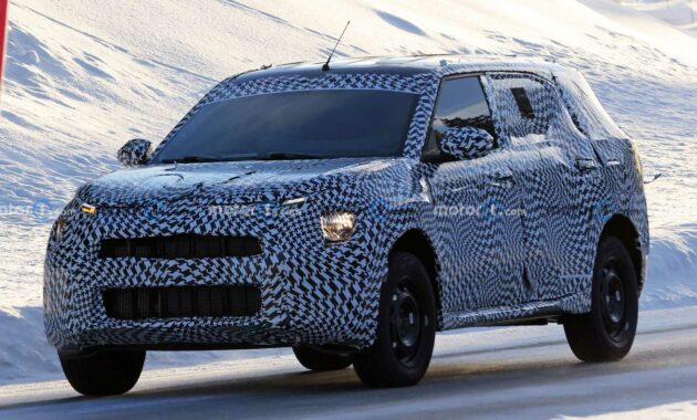 Citroen C3 Aircross spied prototype looks bigger in spy images