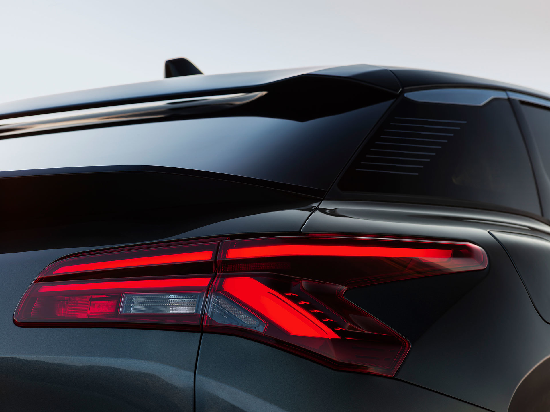 Citroën wants not only to eat the toast of the largest manufacturer of hybrids with an ECO proposal, but also to the fashion segment