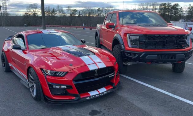 Ford Mustang Shelby GT500 Drag Races Raptor R In Family Feud