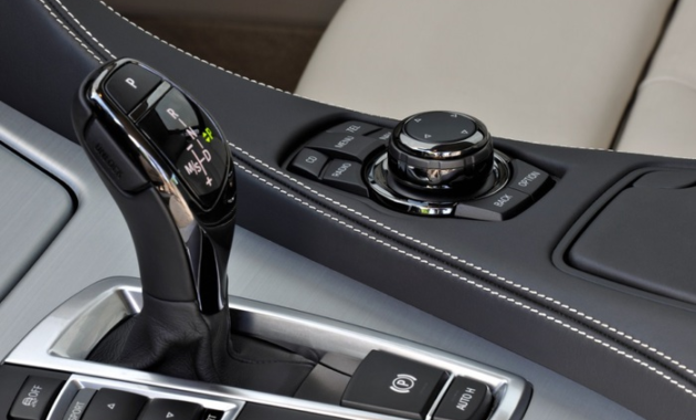 How to drive an automatic car