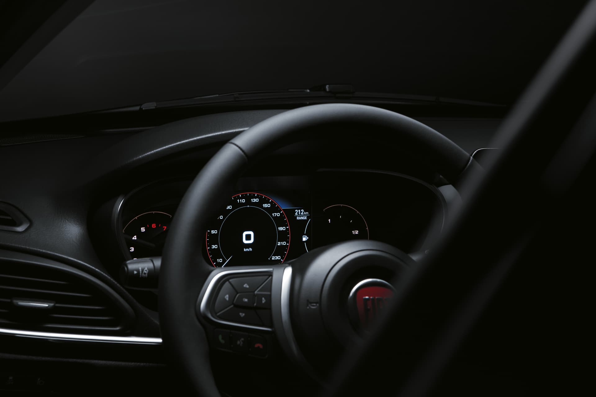 It is a real lighter, it has an ECO label and for 219 euros a month it wants to be a good alternative to Toyota