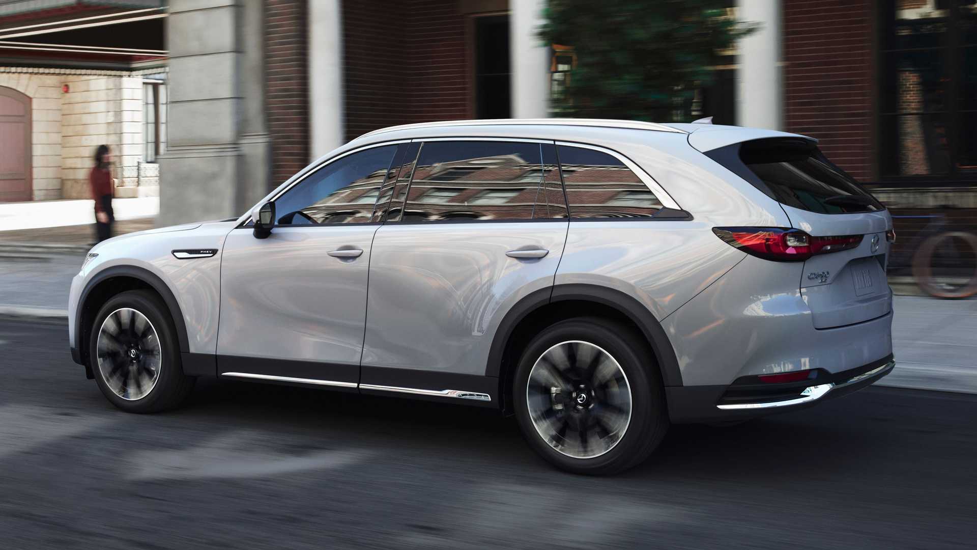 Los precios del Mazda CX-90 2024 comienzan en $40,970 y alcanzan los $61,000 en el nivel superior