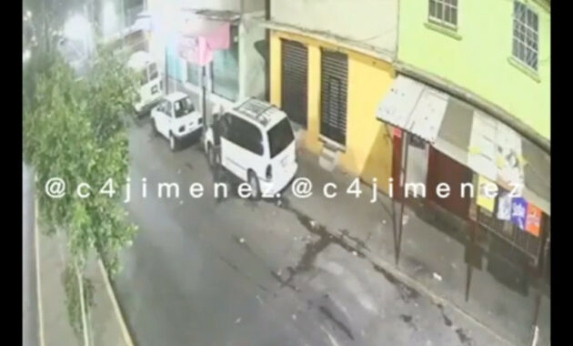 MX: Extortionist ends up burned after setting fire to truck in CDMX (+Video)