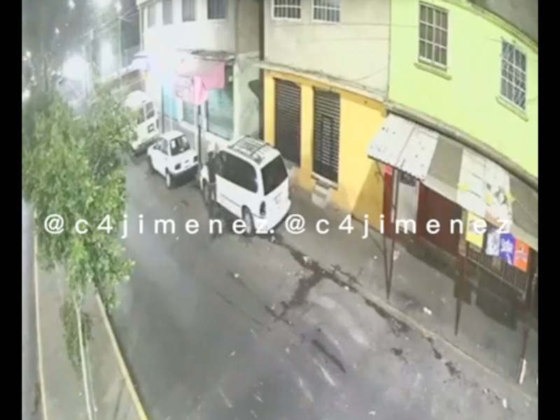 MX: Extortionist ends up burned after setting fire to truck in CDMX (+Video)