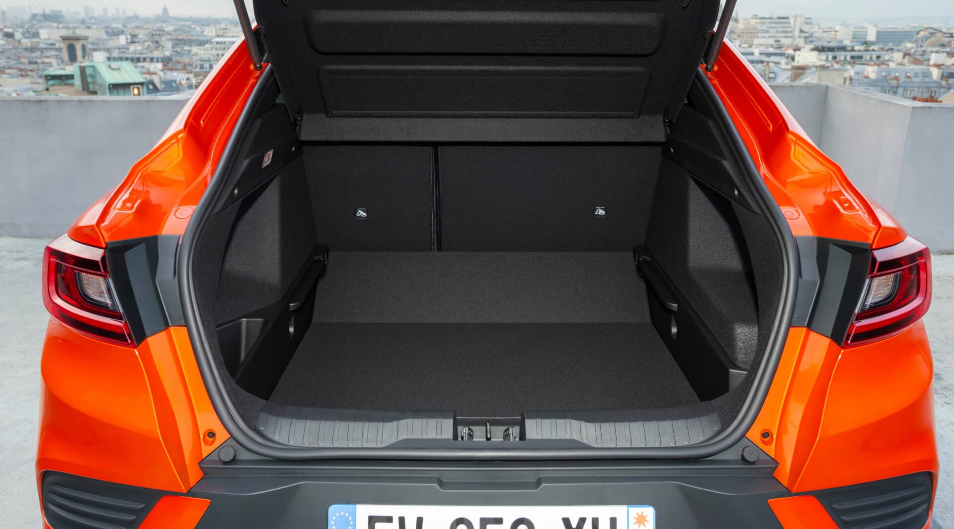 The SUV that did not want to be is a hybrid for everyone with a 513-liter boot space and an ECO label
